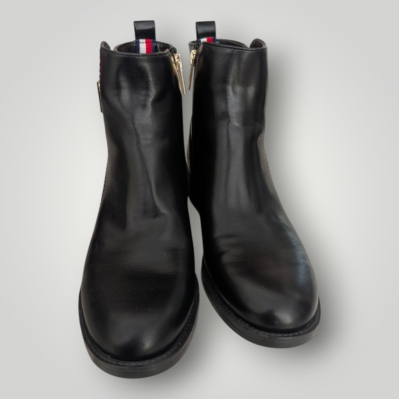 Tommy Hilfiger Ivaide Logo Strap Ankle Booties - Picture 10 of 12